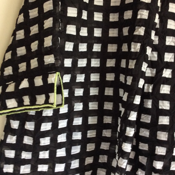 Ali Miles Tunic Top PL Artsy Sharkbite Hem Black White Button Up Contemporary - Picture 9 of 15